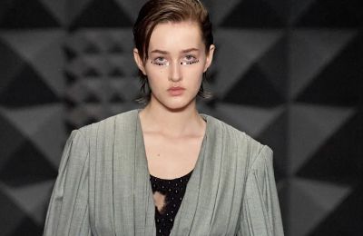 Louis Vuitton: Minimal διάθεση, με μια grunge-glam πινελιά