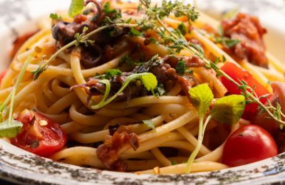 Μακαρόνια linguini με καλαμάρι