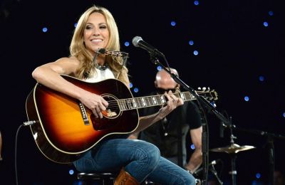 5 celebs που νίκησαν τον καρκίνο του μαστού 