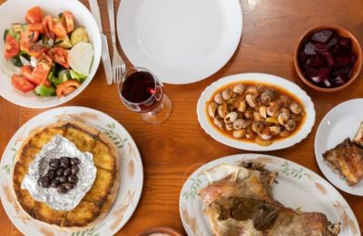 10 καλά εστιατόρια στο χωριό
