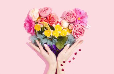 Ανοιξιάτικο nail inspo για να απογειώσετε την εμφάνισή σας